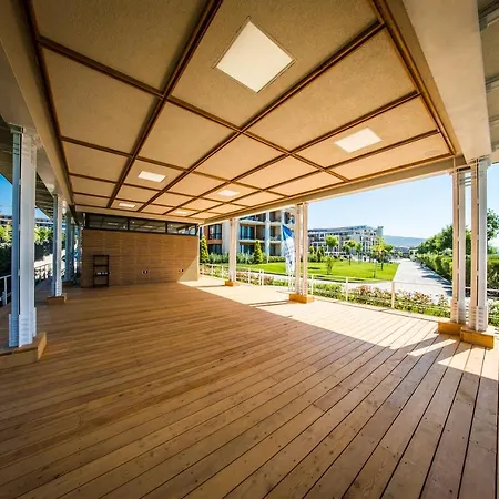 Resort Premier Fort Beach Hotel